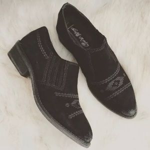 ➕➕ Vintage Agnes Black Leather Ankle Boots Flats